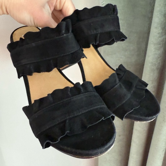 Free People Rosie Ruffle Suede Block Heels - Black - EU Size 40/ US Size 9 - Picture 5 of 10
